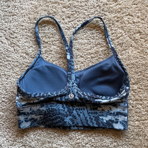 Lululemon sports bra! Size 2 - Picture 2 of 2